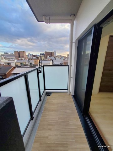 メインステージ大阪NorthGateⅡ　仲介手数料無料のバルコニー