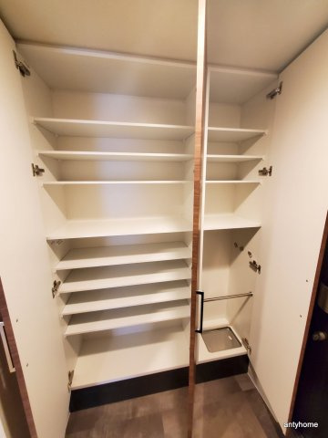 メインステージ大阪NorthGateⅡ　仲介手数料無料の収納