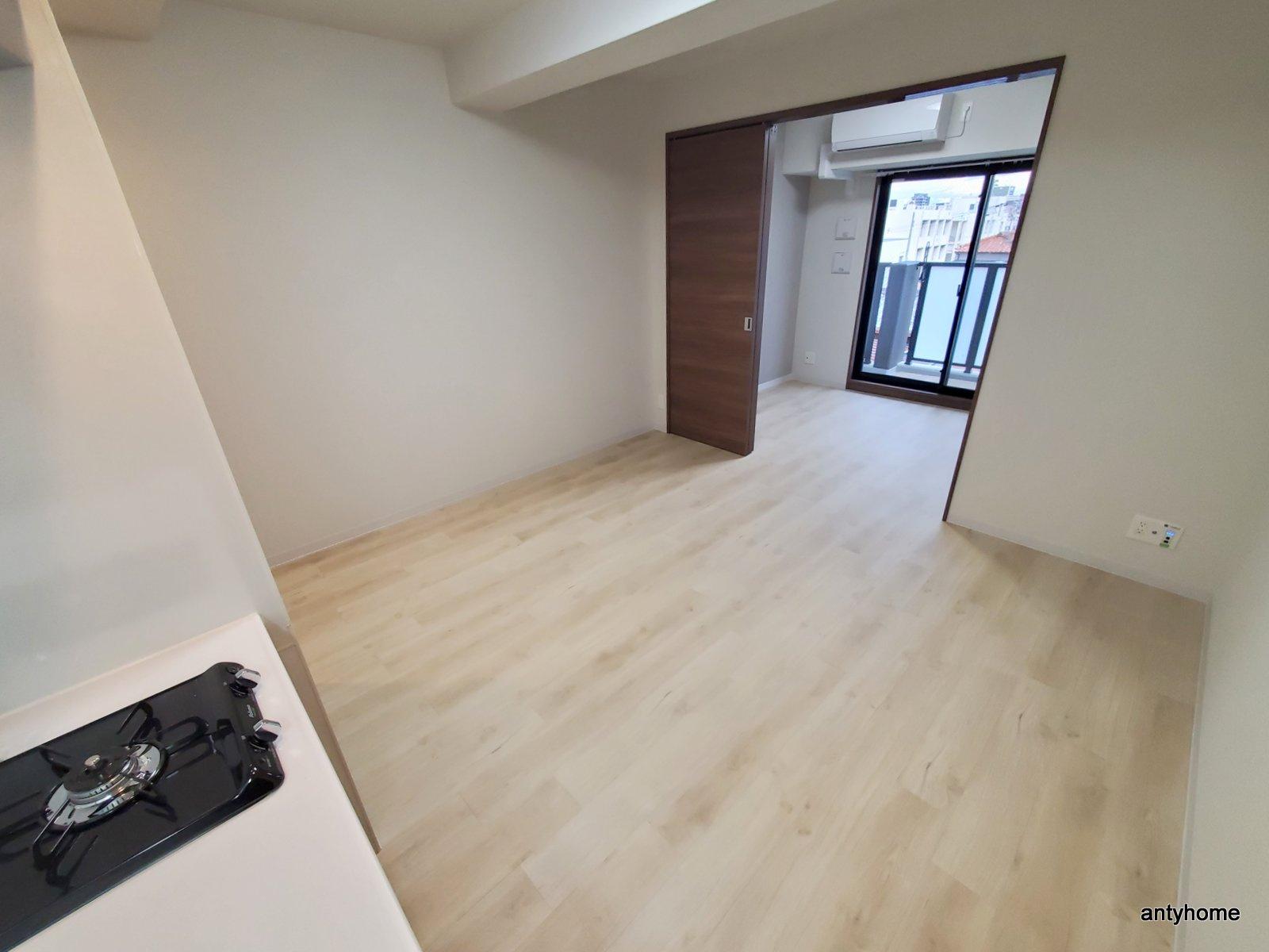 メインステージ大阪NorthGateⅡ　仲介手数料無料の洋室