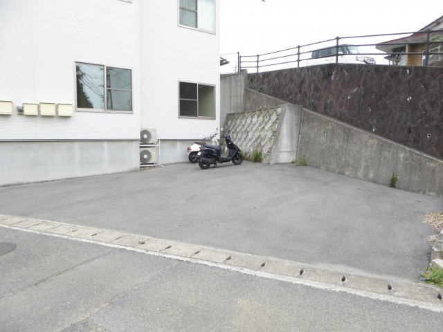 Wind　Plumの駐車場
