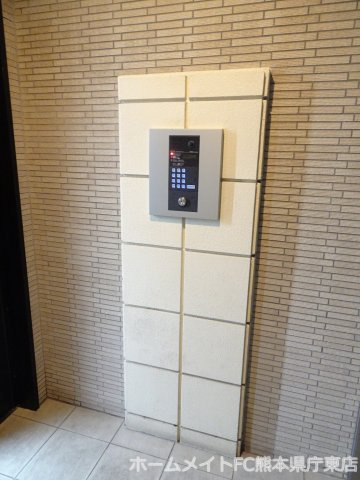 クィーンズくまなんのエントランス