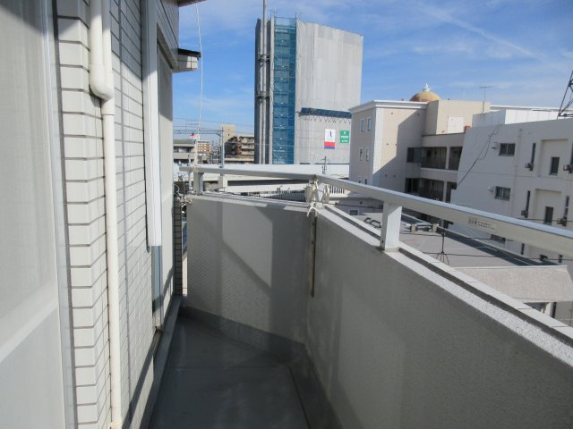 西岡ビルのバルコニー