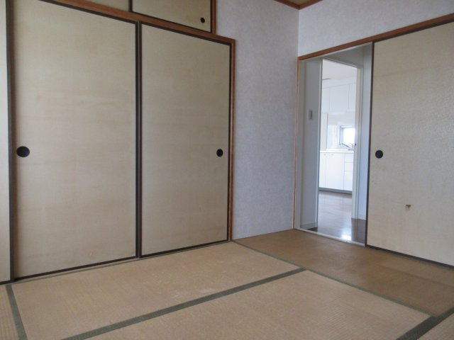 西岡ビルの和室