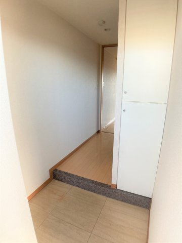 第１０タツミビル西館の玄関