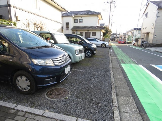ルナヴェールBの駐車場