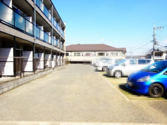 ラパス高倉台の駐車場