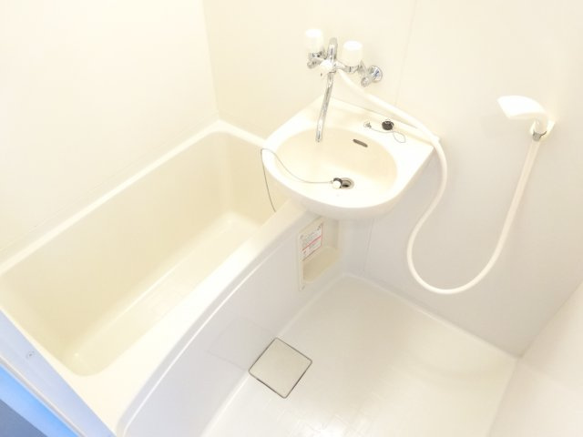 ラパス高倉台の浴室