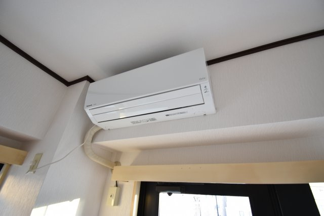 【冷暖房・空調設備】 | ラヴニールⅡ　東南角住戸！ | 中板橋駅徒歩２分！商店街も至近で便利なワンルーム♪♪東南角住戸！ご内覧いただけます。