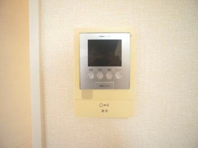 【セキュリティ】 | ライネスハイムC | 訪問者の確認ができるＴＶドアホン付きです♪