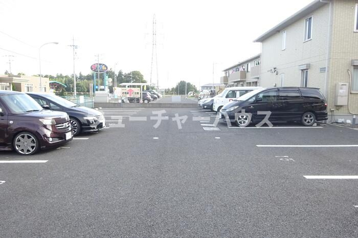 マリア・グランディカ　Ｂの駐車場