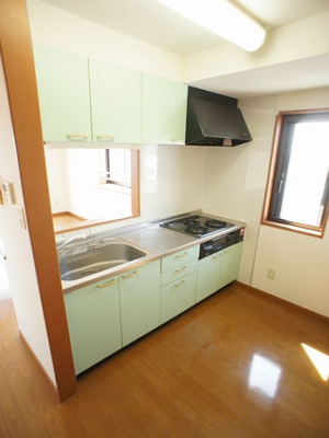 【キッチン】 | グリーンヒルズ | システムキッチン3口コンロ付きです♪