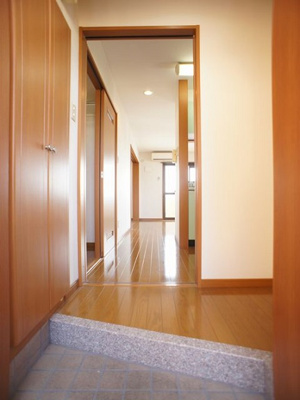 【玄関】 | グリーンヒルズ | たくさん収納できるシューズボックスが付いています♪