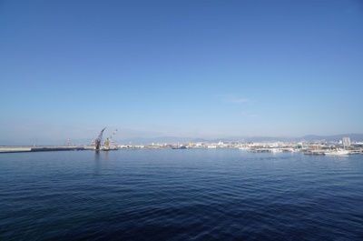 【展望】 | ベイサイドパレス宇品（リフォーム中） | 【宇品ベイフロント】
この景観、何も言う事ないですね。
瀬戸内を行きかう船舶を眺めながら、ついついボーっとしてしまいます。
足元まで海面！波音がBGMです。そのまま大空へ行ってしまいそうです。