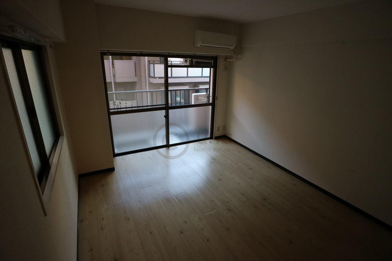 ドウェル本山の居間・リビング