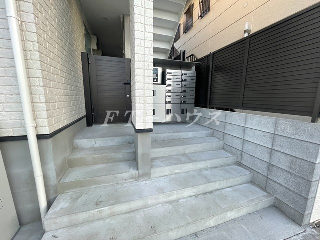 MELDIA新検見川Ⅱのエントランス
