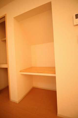 エレガンス　Ｂの収納|こまごまとしたものを収納できそうですね