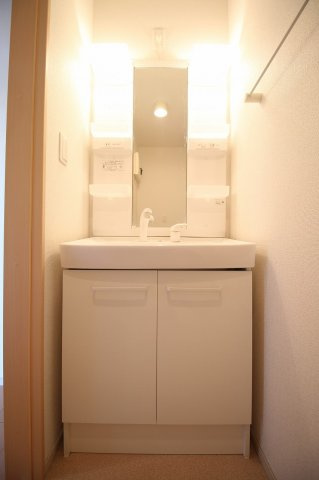 エレガンス　Ｂの独立洗面台|独立洗面化粧台付き
