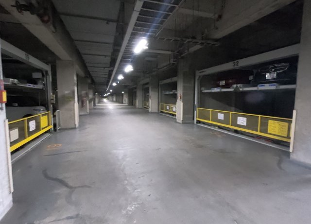 ◆ペット飼育可◆リフォーム済み美室◆９階東向き３ＬＤＫ◆グランデュール鴨川Ⅱ番館の駐車場|駐車場