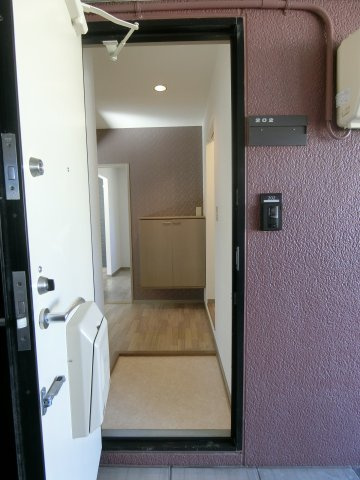 ルミエールみなみの玄関