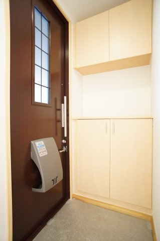 GIRASOLE-ESTの玄関|玄関にはゆとりのシューズＢＯＸ♪（写真は参考です）