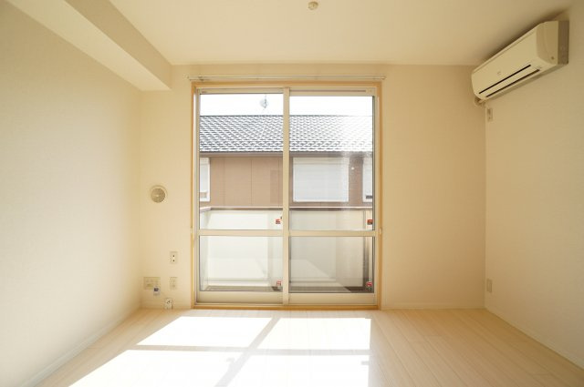 GIRASOLE-ESTの居間・リビング|明るいリビング♪（写真は参考です）