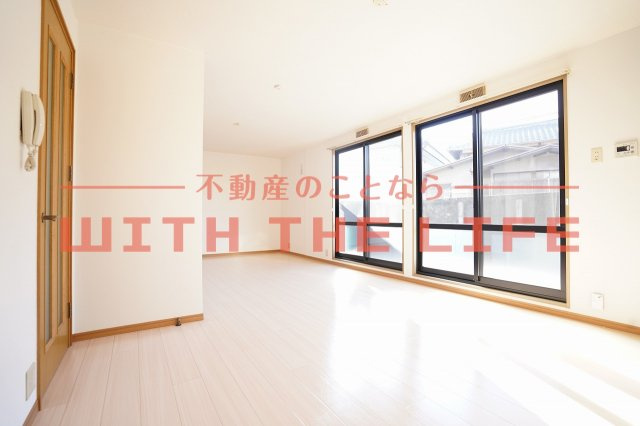 ランドベアー21【キャッシュバック対象物件】の居間・リビング|こちらのリビングで趣味の時間をお楽しみください
