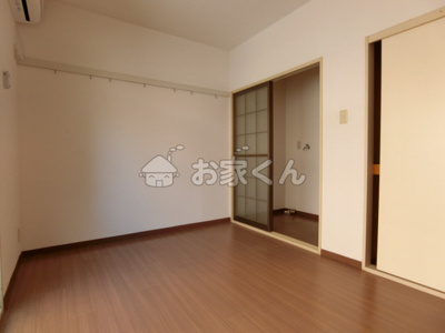 【居間・リビング】 | アラタハイツ | 洋室(写真は別のお部屋です)