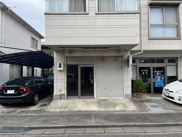 草津市東矢倉２丁目の店舗一部