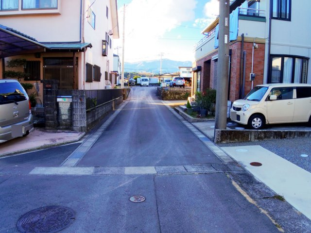 【前面道路含む現地写真】 | 裾野市石脇 中古住宅 EH04418 | 裾野市石脇　前面道路