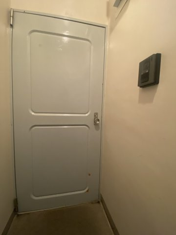 谷本ビルの玄関