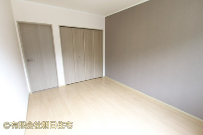 【洋室】 | グレイスD弐番館