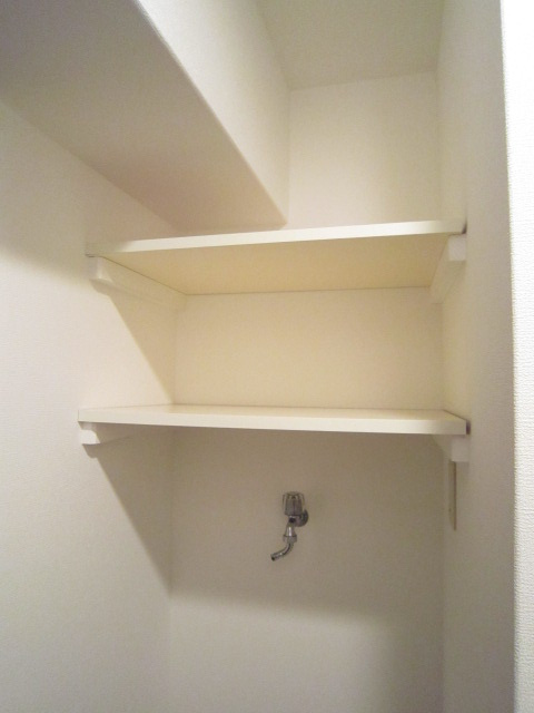 Casa.Dolceのその他|洗濯置き場上部　棚