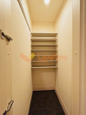 【玄関】 | オリーヴァ東櫛原　A棟 | ゆったりとした玄関です