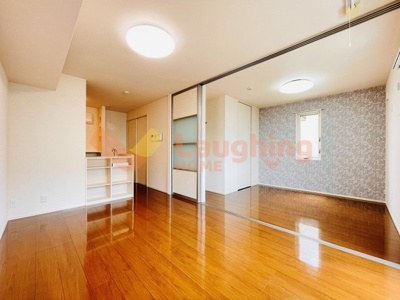 【居間・リビング】 | オリーヴァ東櫛原　A棟 | こちらのリビングで趣味の時間をお楽しみください