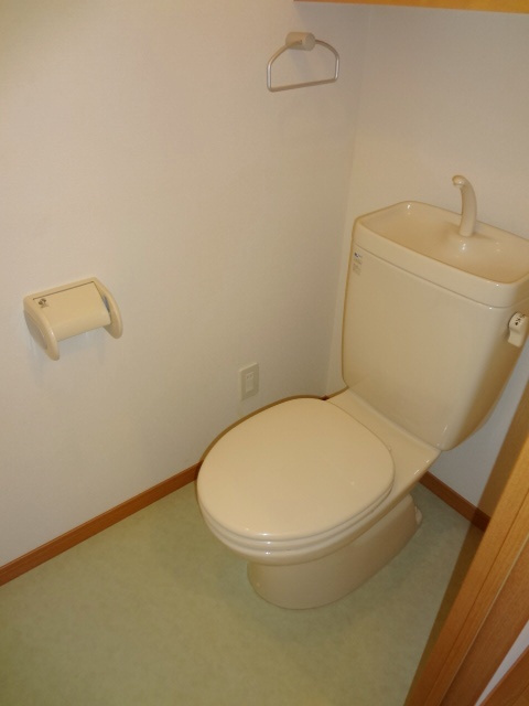 グレースメゾンのトイレ|落ち着いた色調のトイレです※反転タイプのお写真になります。