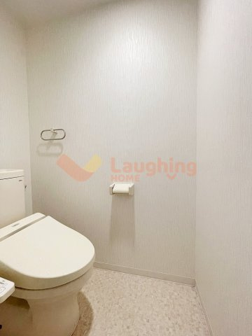 リッツアヴェニューのトイレ|落ち着いた色調のトイレです