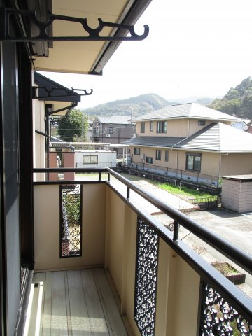 シャルムⅡのバルコニー|開放的で明るい空間を演出してくれるバルコニーです※同タイプのお部屋になります。
