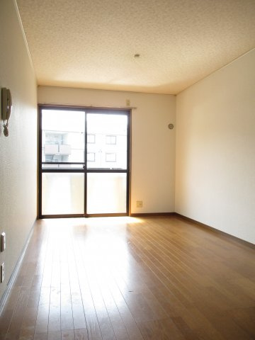 シャルムⅡの居間・リビング|ゆったり過ごせる居間です※同タイプのお部屋になります。