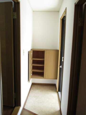 シャルムⅡの玄関|収納もある玄関です※同タイプのお部屋になります。