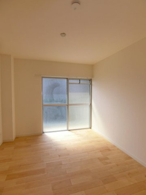 【寝室】 | グリーンマンション中央町 | 寝室にぴったりのお部屋です