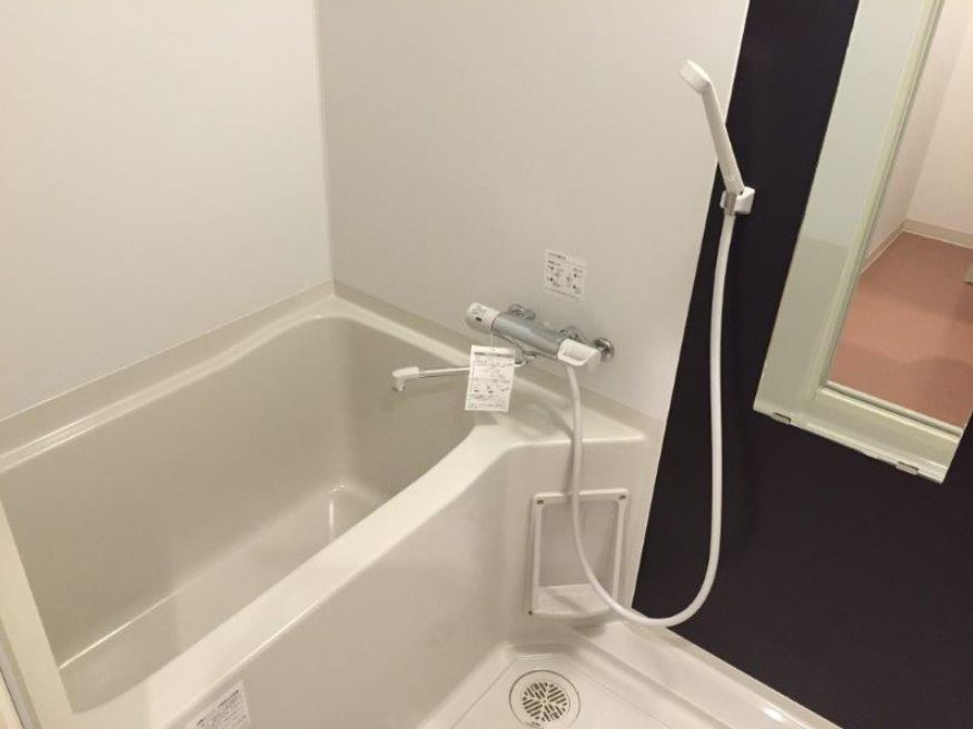 レイナス花絣の浴室