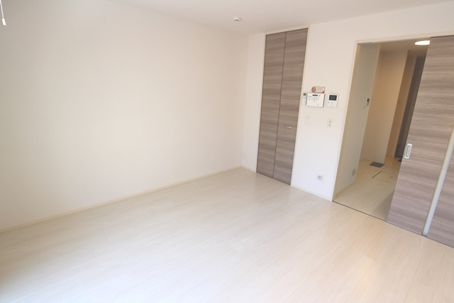 ベルネージュⅡの居間・リビング|こちらの居間で趣味の時間をお楽しみください