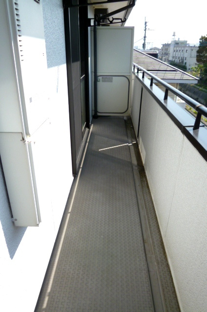 バティール西小森野　C棟のバルコニー|陽当たり良好なバルコニーです