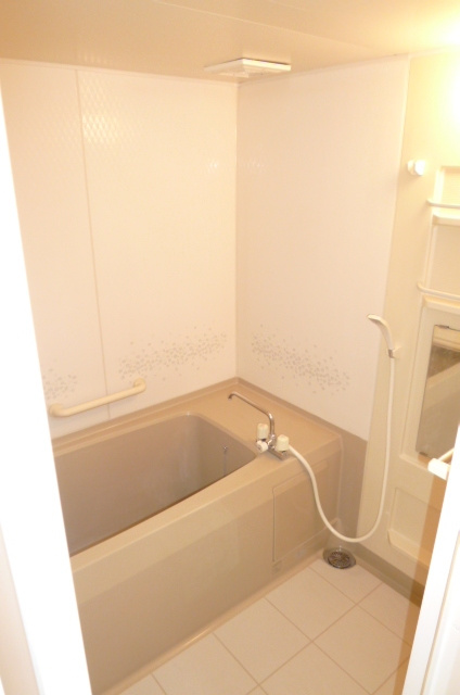 バティール西小森野　C棟の浴室|日々の暮らしに欠かせないお風呂です