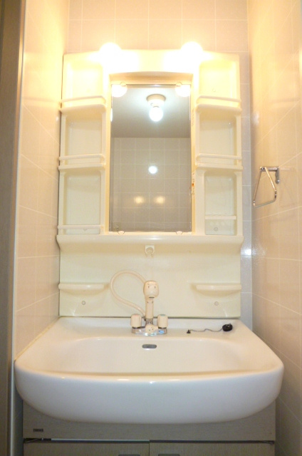 バティール西小森野　C棟の独立洗面台|使いやすい独立洗面台です