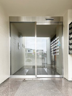 【エントランス】