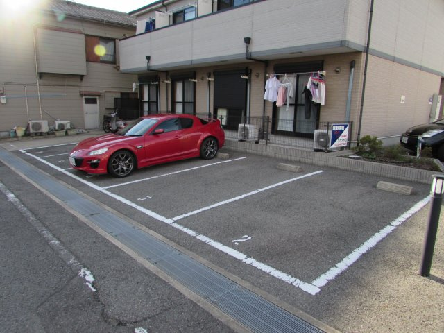 フロレスタ セゾンの駐車場|駐車スペースもあります