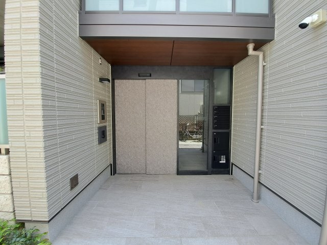 Shamaison南甲子園のエントランス