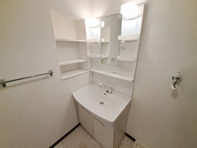ヒルズ三番町の洗面所
