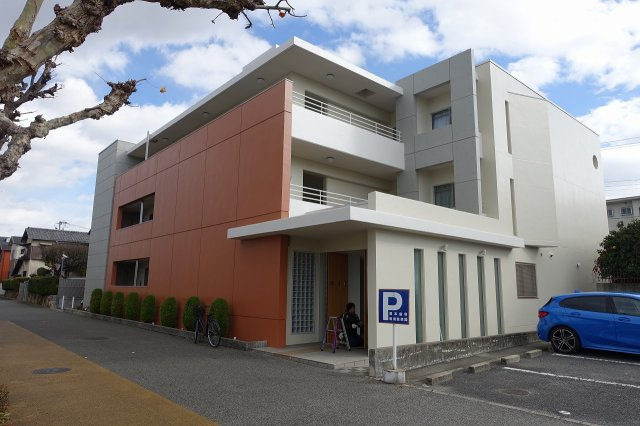 ヒルズ三番町の外観